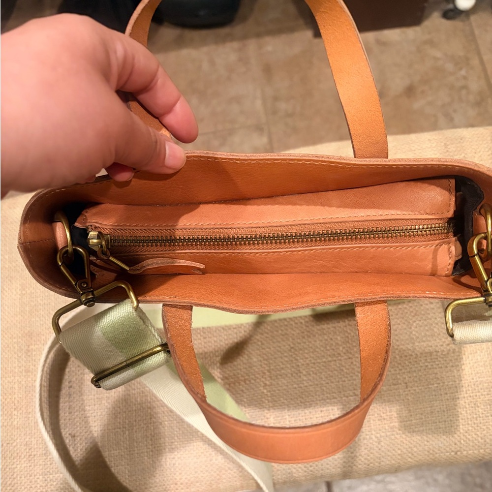 🩷MADEWELL🩷Tan Leather Tote with Cream & Mint crossbody strap - Picture 12 of 15